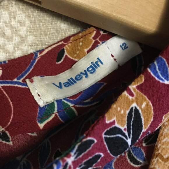 Valleygirl Burgundy Floral Sleeveless Keyhole Halter Neck Blouse - Picture 10 of 16